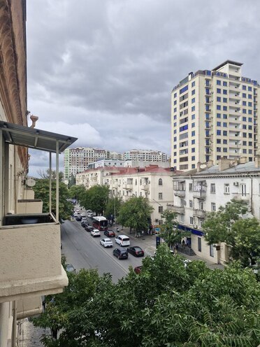 Satılır 3 otaqlı köhnə tikili 55 m², Nəriman Nərimanov m., photo 1 from 14
