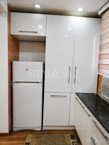 Satılır 3 otaqlı köhnə tikili 85 m², İnşaatçılar m., photo 4 from 14
