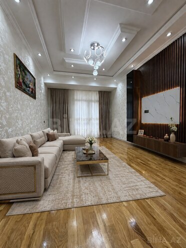 Продаётся 3-комн. новостройка 95 м², м. Кара Караев, photo 1 from 9
