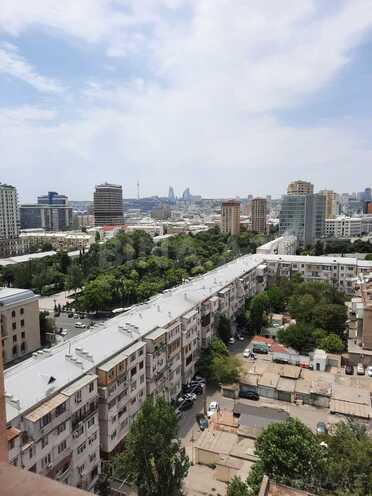 Satılır 4 otaqlı yeni tikili 200 m², 28 May m., photo 1 from 30