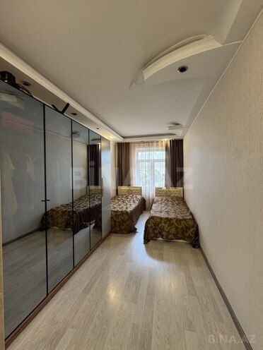 Продаётся 2-комн. вторичка 65 м², м. 8 ноября, photo 5 from 14