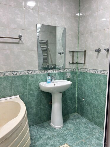 Сдаётся 3-комн. новостройка 90 м², м. Низами, photo 11 from 16