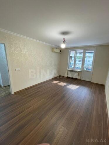 Satılır 3 otaqlı köhnə tikili 65 m², İnşaatçılar m., photo 1 from 14