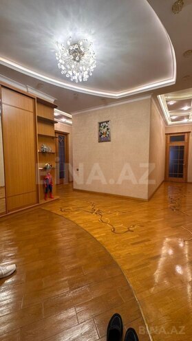 İcarəyə verilir 4 otaqlı yeni tikili 210 m², 28 May m., photo 19 from 32