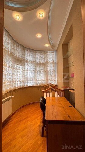 İcarəyə verilir 4 otaqlı yeni tikili 210 m², 28 May m., photo 27 from 32