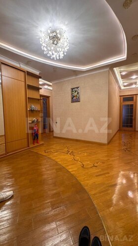 İcarəyə verilir 4 otaqlı yeni tikili 210 m², 28 May m., photo 24 from 32