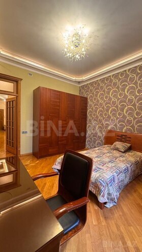 İcarəyə verilir 4 otaqlı yeni tikili 210 m², 28 May m., photo 14 from 32