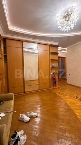 İcarəyə verilir 4 otaqlı yeni tikili 210 m², 28 May m., photo 12 from 32
