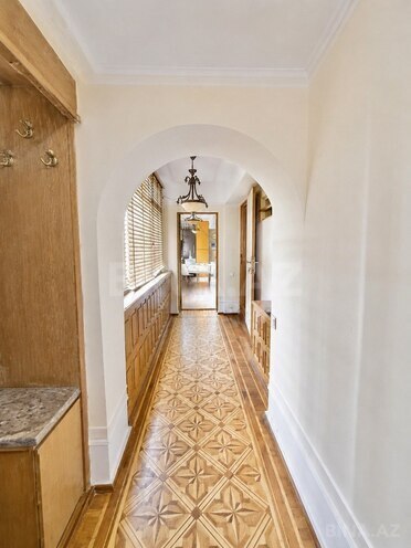 Satılır 4 otaqlı köhnə tikili 190 m², Nəsimi r., photo 12 from 16
