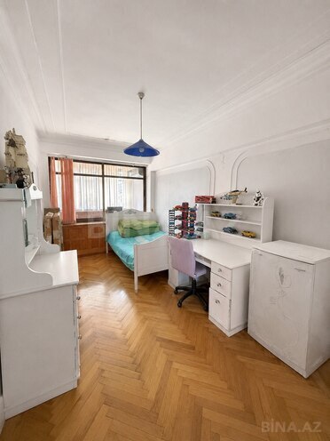 Satılır 4 otaqlı köhnə tikili 190 m², Nəsimi r., photo 15 from 16