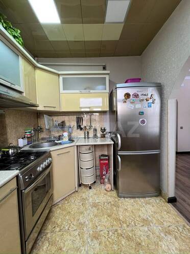 Satılır 4 otaqlı köhnə tikili 100 m², Azadlıq Prospekti m., photo 22 from 31