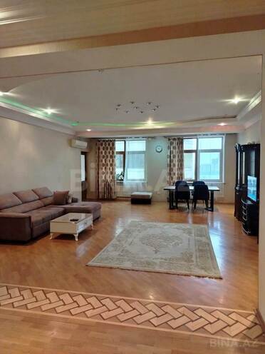 İcarəyə verilir 3 otaqlı yeni tikili 140 m², 28 May m., photo 3 from 18