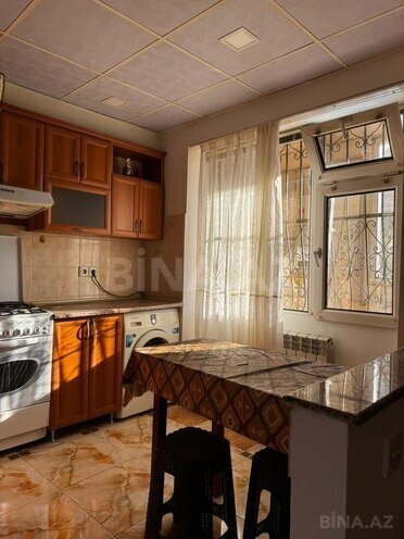 Сдаётся 3-комн. вторичка 75 м², м. Иншаатчылар, photo 1 from 17