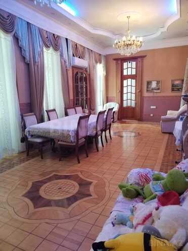 Satılır 5 otaqlı köhnə tikili 200 m², Nizami m., photo 4 from 30