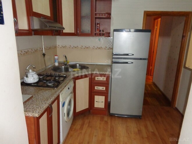 Продаётся 1-комн. вторичка 42 м², м. Элмляр Академиясы, photo 7 from 14