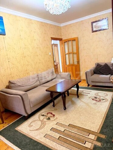 Satılır 2 otaqlı köhnə tikili 60 m², Həzi Aslanov m., photo 1 from 10