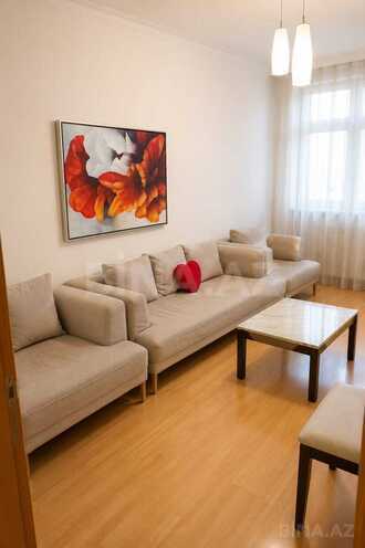 Сдаётся 2-комн. новостройка 100 м², м. Иншаатчылар, photo 1 from 9