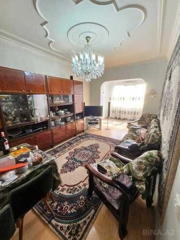 Satılır 4 otaqlı köhnə tikili 110 m², Xalqlar Dostluğu m., photo 1 from 23