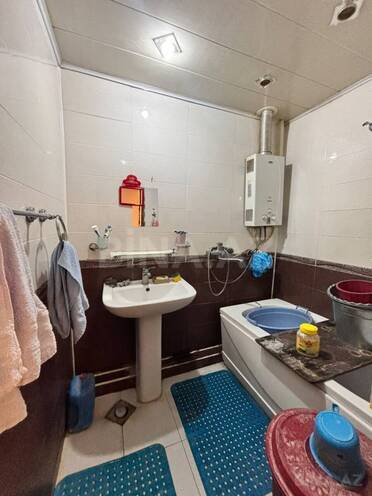 Продаётся 2-комн. вторичка 57 м², м. Нефтчиляр, photo 9 from 12