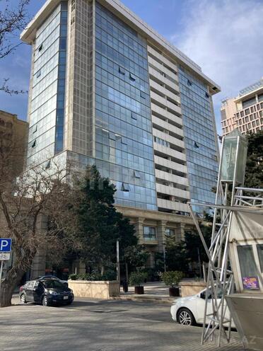 Satılır 3 otaqlı köhnə tikili 125 m², 28 May m., photo 1 from 21