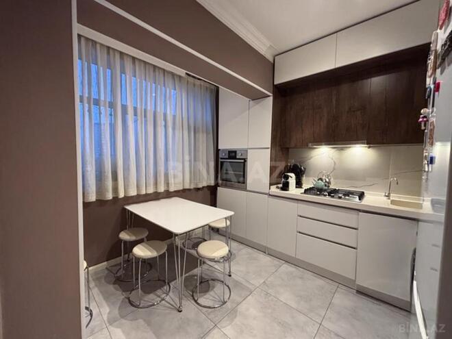 Satılır 4 otaqlı köhnə tikili 110 m², Azadlıq Prospekti m., photo 14 from 18