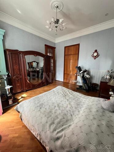 Satılır 6 otaqlı köhnə tikili 220 m², Nizami m., photo 6 from 30