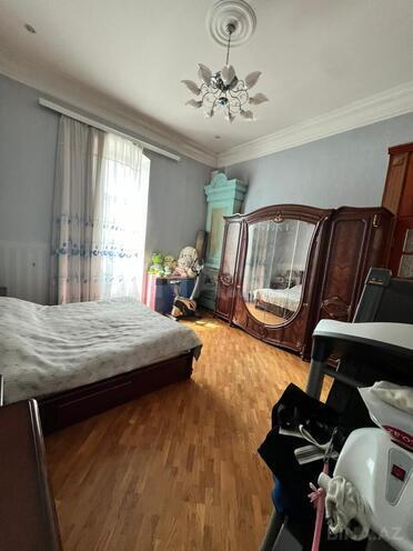 Satılır 6 otaqlı köhnə tikili 220 m², Nizami m., photo 8 from 30