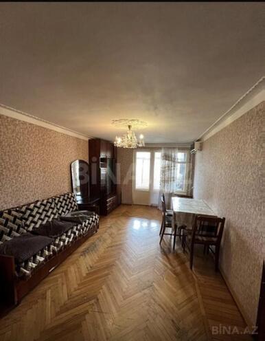 Satılır 3 otaqlı köhnə tikili 75 m², İnşaatçılar m., photo 1 from 9