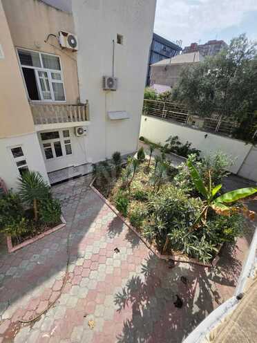 İcarəyə verilir 8 otaqlı həyət evi/bağ evi 500 m², Gənclik m., photo 5 from 29