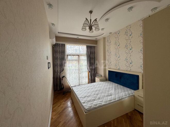 Сдаётся 2-комн. новостройка 65 м², м. Нефтчиляр, photo 1 from 17