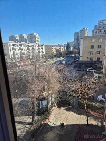 Продаётся 1-комн. вторичка 35 м², м. Элмляр Академиясы, photo 14 from 15