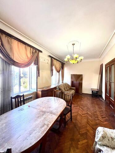 Продаётся 3-комн. вторичка 105 м², м. Низами, photo 3 from 12