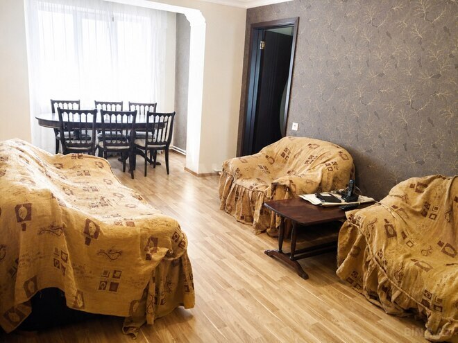 Satılır 2 otaqlı köhnə tikili 45 m², Elmlər Akademiyası m., photo 1 from 9