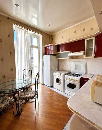 Продаётся 3-комн. вторичка 80 м², м. Сахил, photo 1 from 7