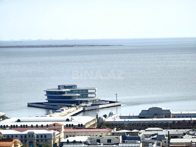 Satılır 4 otaqlı yeni tikili 260 m², 28 May m., photo 1 from 32