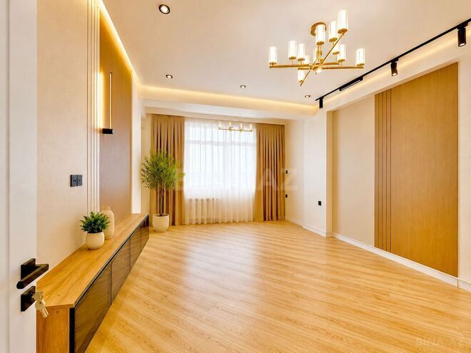 Продаётся 2-комн. новостройка 70 м², м. Кара Караев, photo 1 from 14