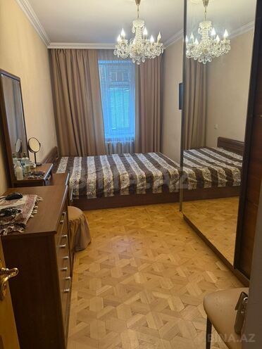 İcarəyə verilir 3 otaqlı köhnə tikili 85 m², Elmlər Akademiyası m., photo 1 from 13