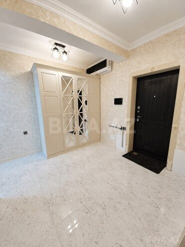 Сдаётся 3-комн. новостройка 100 м², м. Низами, photo 1 from 19