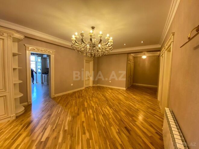 İcarəyə verilir 4 otaqlı yeni tikili 185 m², 28 May m., photo 12 from 17