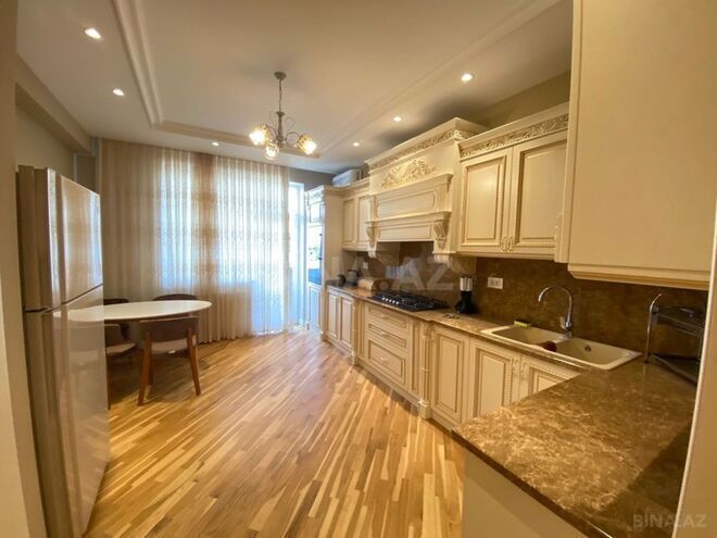 İcarəyə verilir 4 otaqlı yeni tikili 185 m², 28 May m., photo 9 from 17