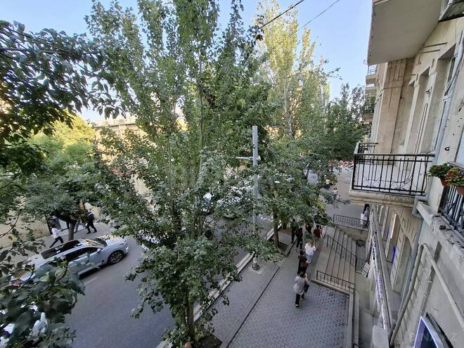 Satılır 5 otaqlı köhnə tikili 190 m², 28 May m., photo 20 from 24