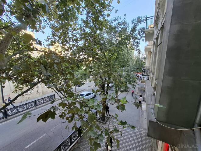 Satılır 5 otaqlı köhnə tikili 190 m², 28 May m., photo 21 from 24