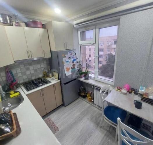 Satılır 2 otaqlı köhnə tikili 60 m², Hövsan q., photo 6 from 10