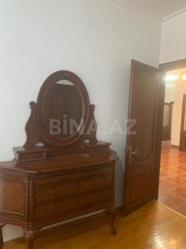 Сдаётся 3-комн. новостройка 140 м², м. Низами, photo 8 from 16