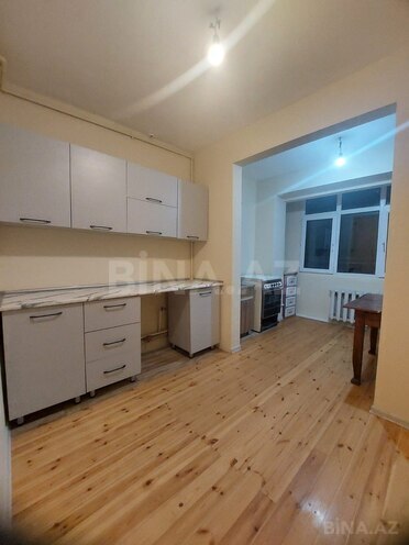 Продаётся 2-комн. вторичка 65 м², м. Ази Асланов, photo 1 from 9