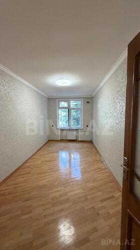 Satılır 3 otaqlı köhnə tikili 50 m², İnşaatçılar m., photo 3 from 12