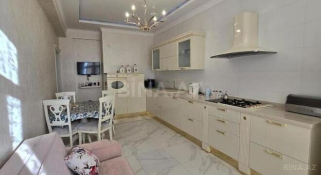 Сдаётся 3-комн. новостройка 137 м², м. Низами, photo 4 from 9