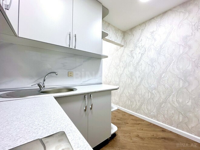 Satılır 2 otaqlı köhnə tikili 65 m², Qara Qarayev m., photo 10 from 19
