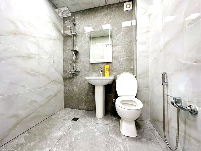 Satılır 2 otaqlı köhnə tikili 65 m², Qara Qarayev m., photo 16 from 19