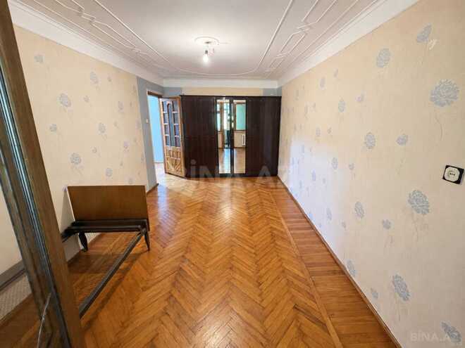 Сдаётся 3-комн. вторичка 75 м², м. Нефтчиляр, photo 4 from 9